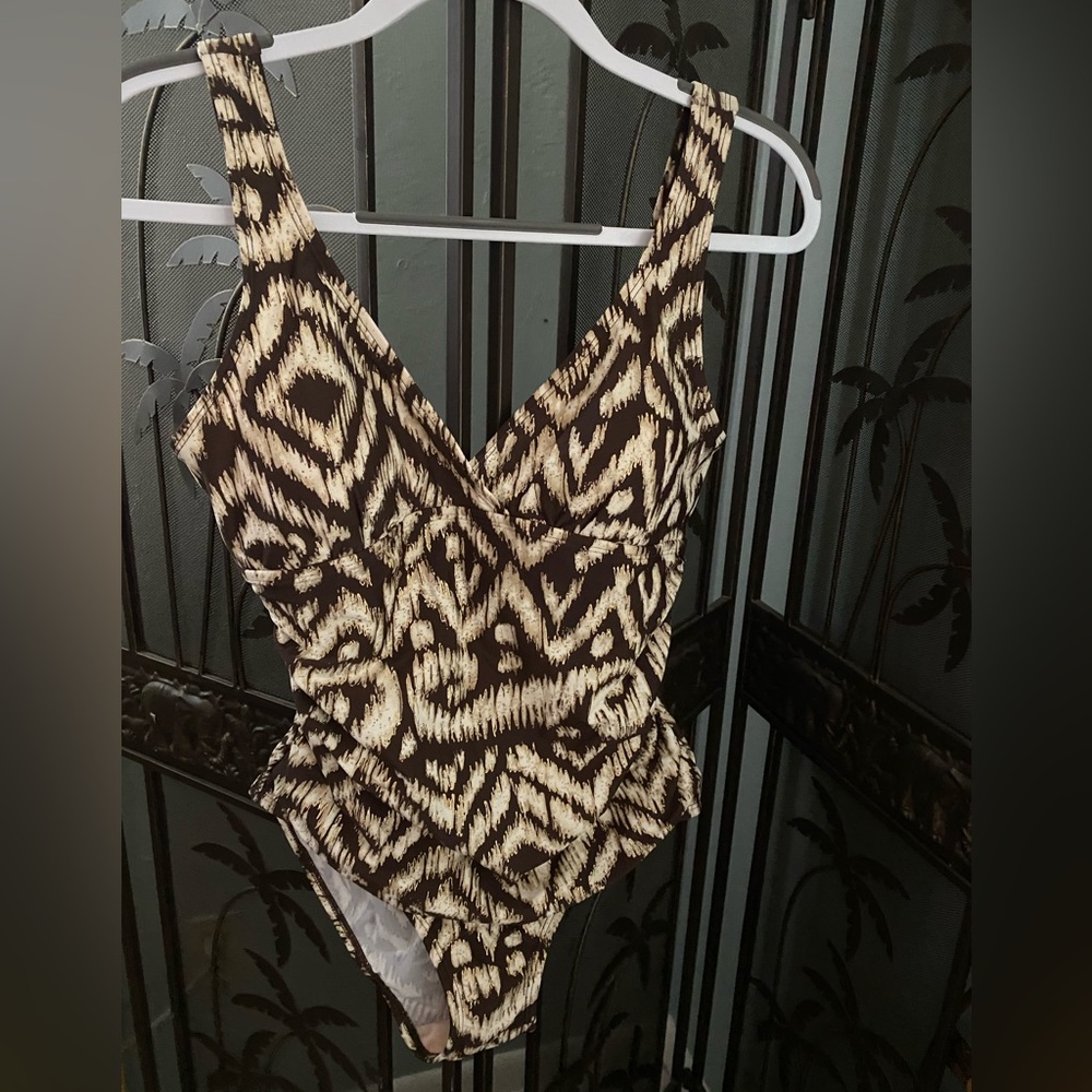 NWOT one piece bathing suit sz 10